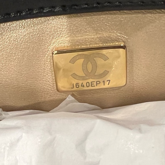 Chanel Mini Flap Bag - Picture 4 of 12